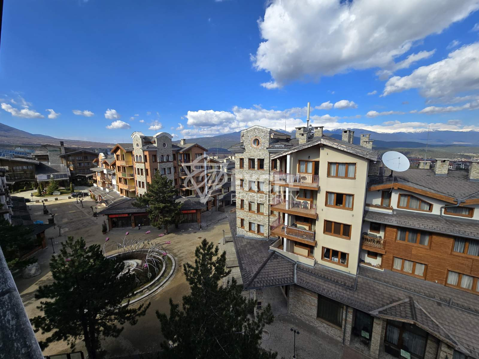 Elegant multi-room apartment for sale in the heart of Pirin Golf & Country Club: Luxury and perfection