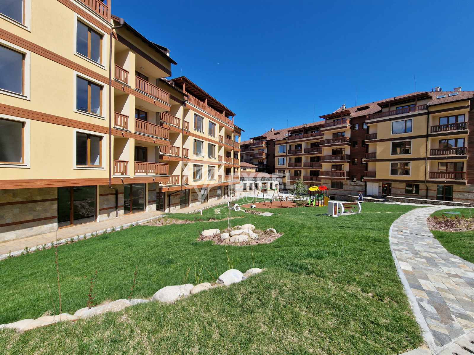 Southern studio with terrace for sale in the new part of Bansko