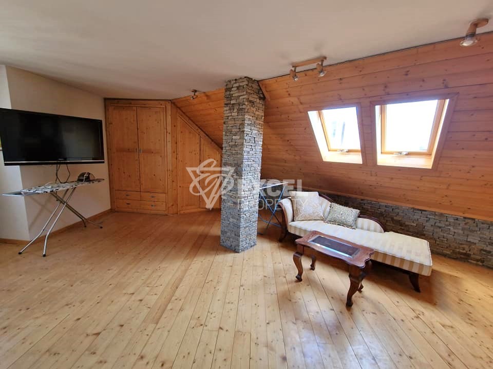 Designer multi-room apartment in the ideal center of Razlog