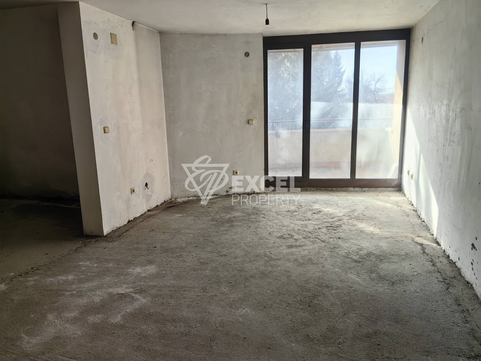 South one-bedroom apartment with basement in the center of Razlog
