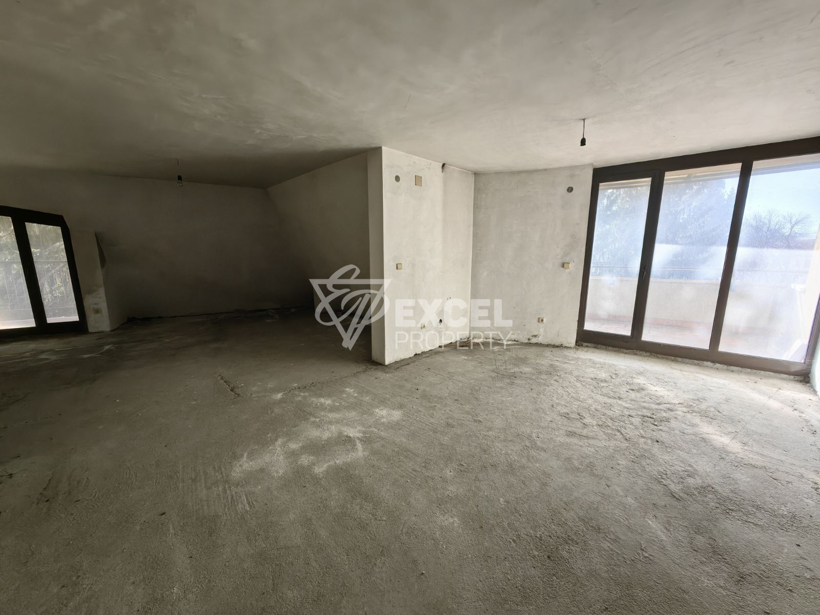 South one-bedroom apartment with basement in the center of Razlog