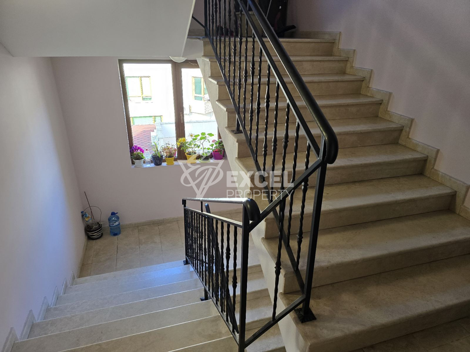 One-bedroom apartment with south exposure in a residential building with a low maintenance fee, Razlog