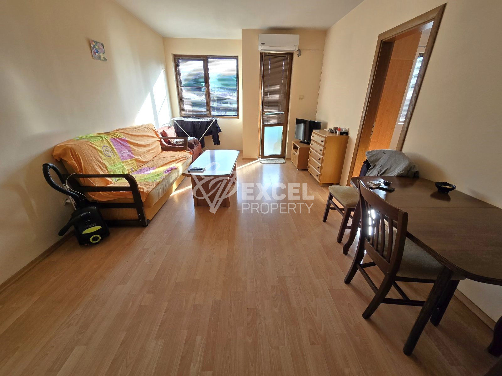 One-bedroom apartment with south exposure in a residential building with a low maintenance fee, Razlog