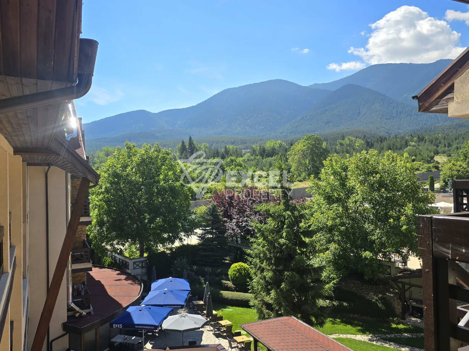 Spacious studio for sale with a captivating mountain view in Hotel Regnum 5✱, Bansko