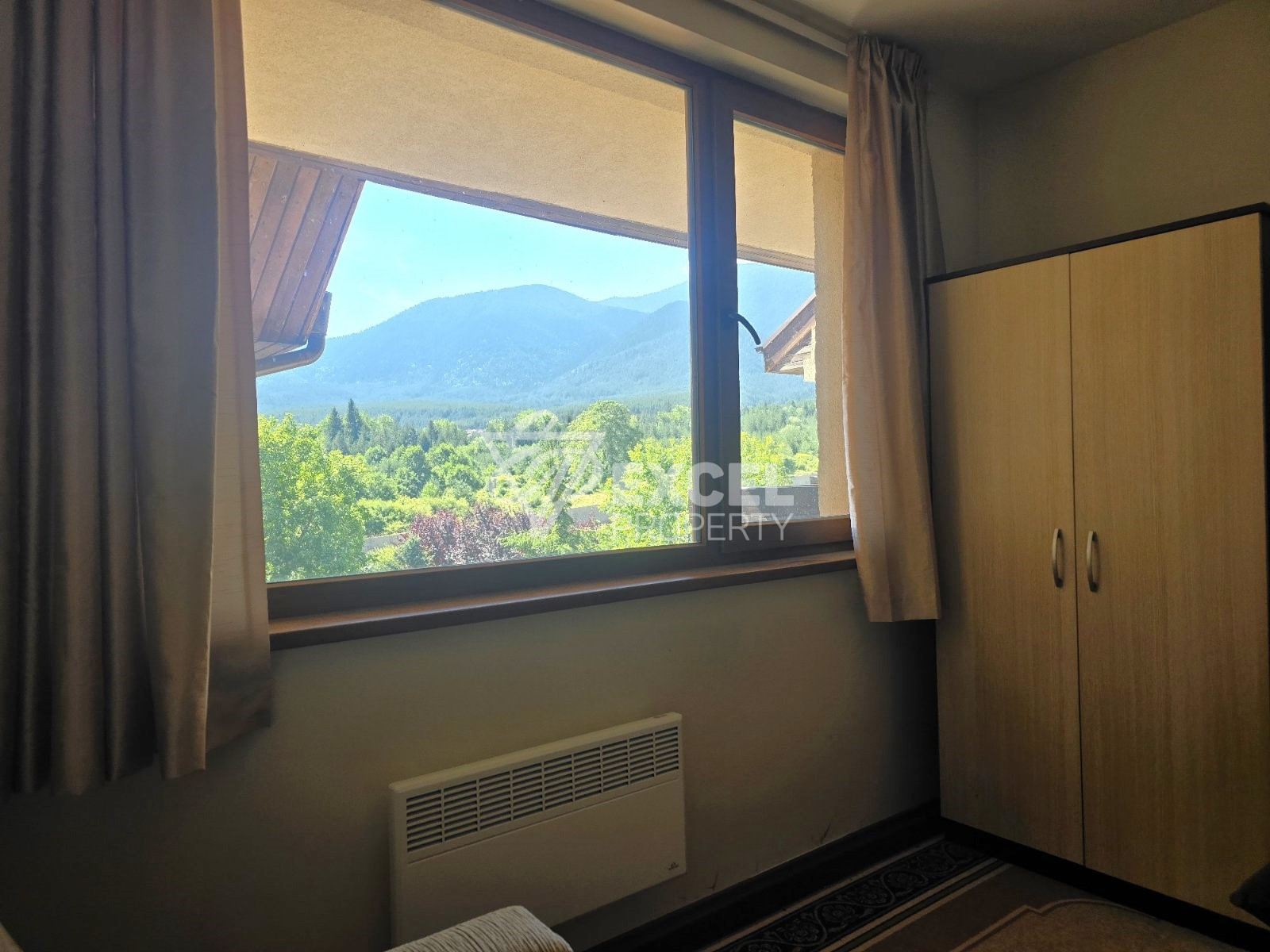 Spacious studio for sale with a captivating mountain view in Hotel Regnum 5✱, Bansko