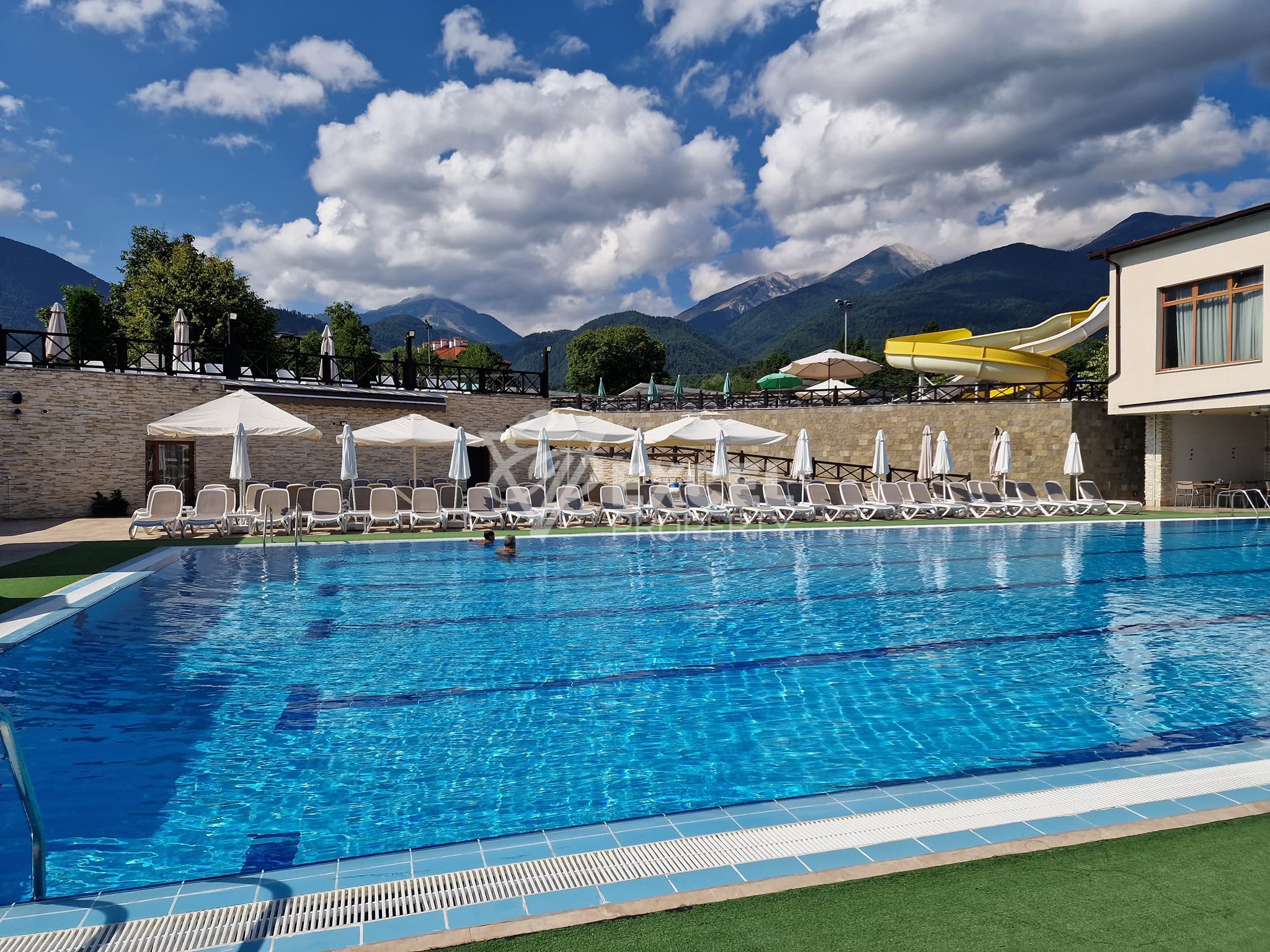 Spacious studio for sale with a captivating mountain view in Hotel Regnum 5✱, Bansko