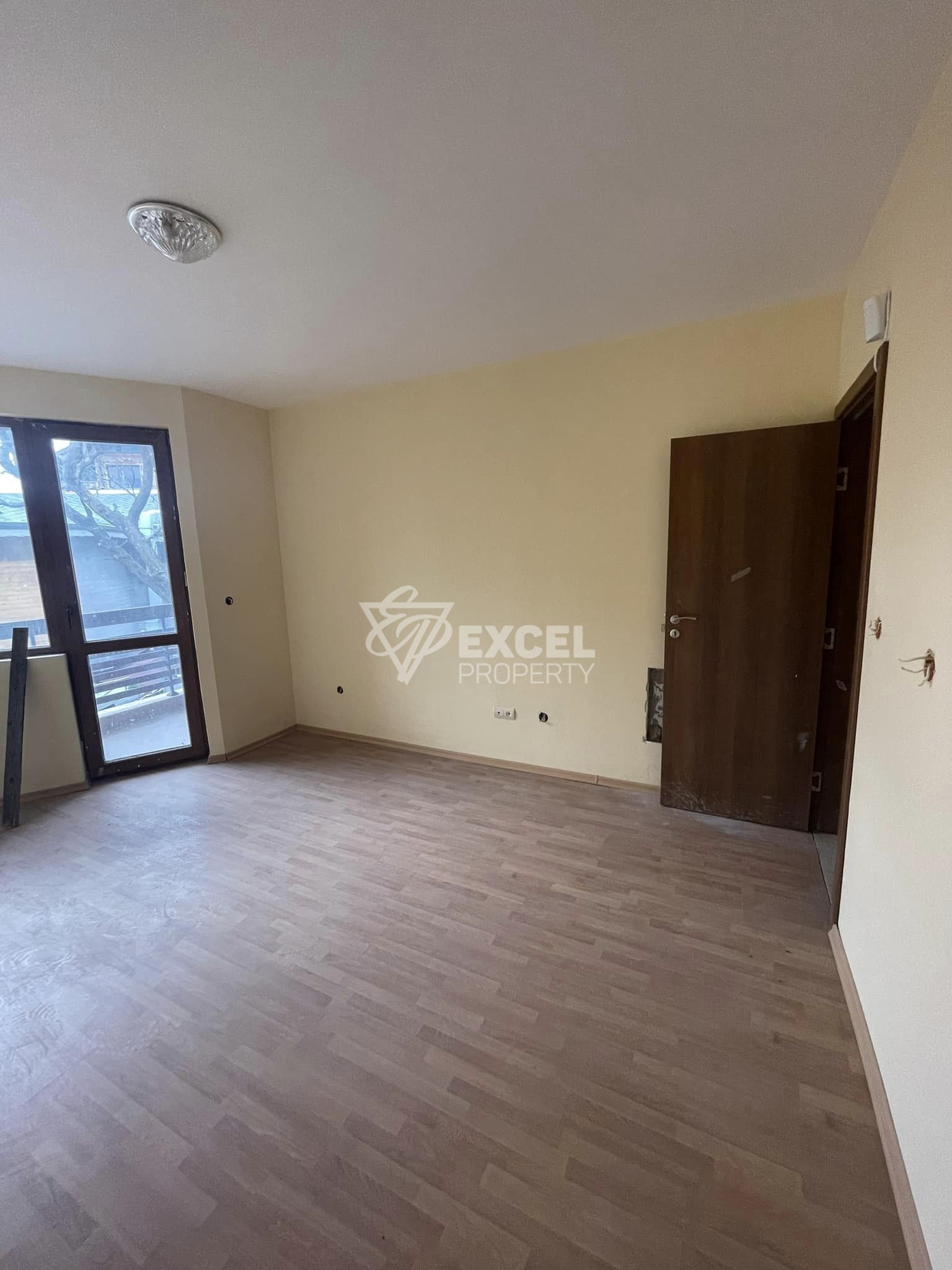 Affordable studio with a terrace in Bansko, meters from the Gondola!