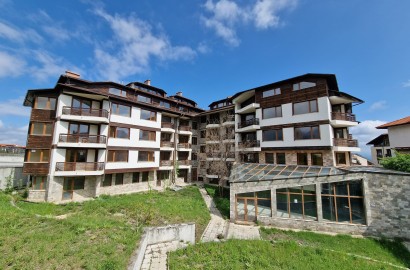 Affordable studio with a terrace in Bansko, meters from the Gondola!