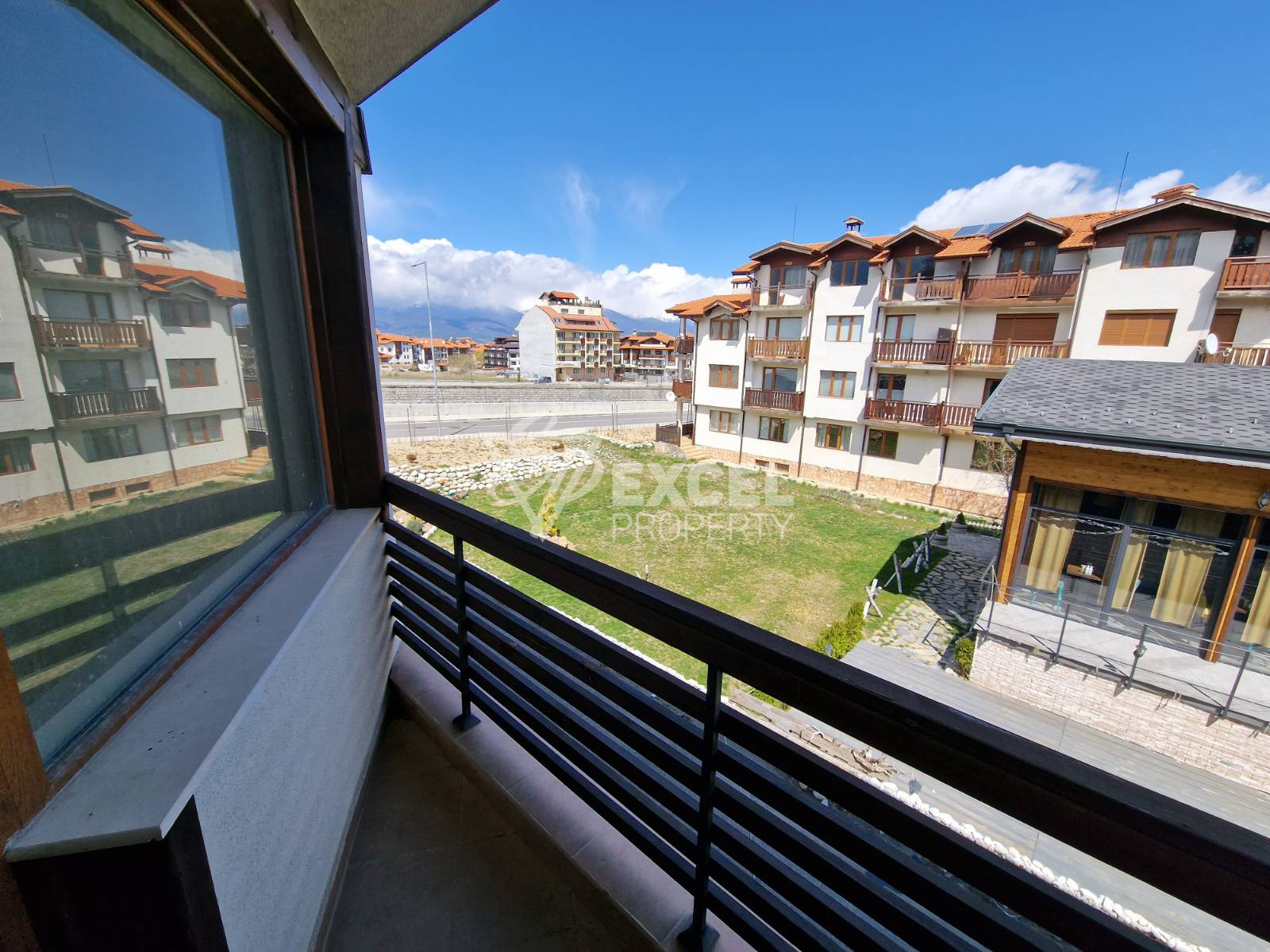Studio with a terrace for sale in Bansko next to the Gondola