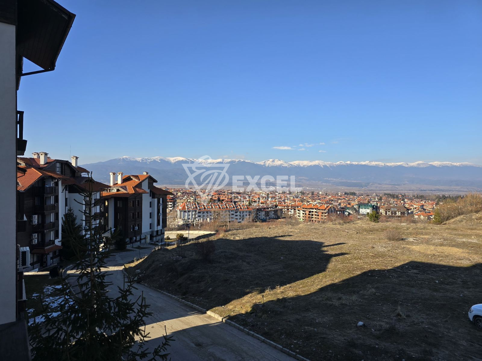 Modernly furnished one-bedroom apartment with south exposure for sale in Bansko