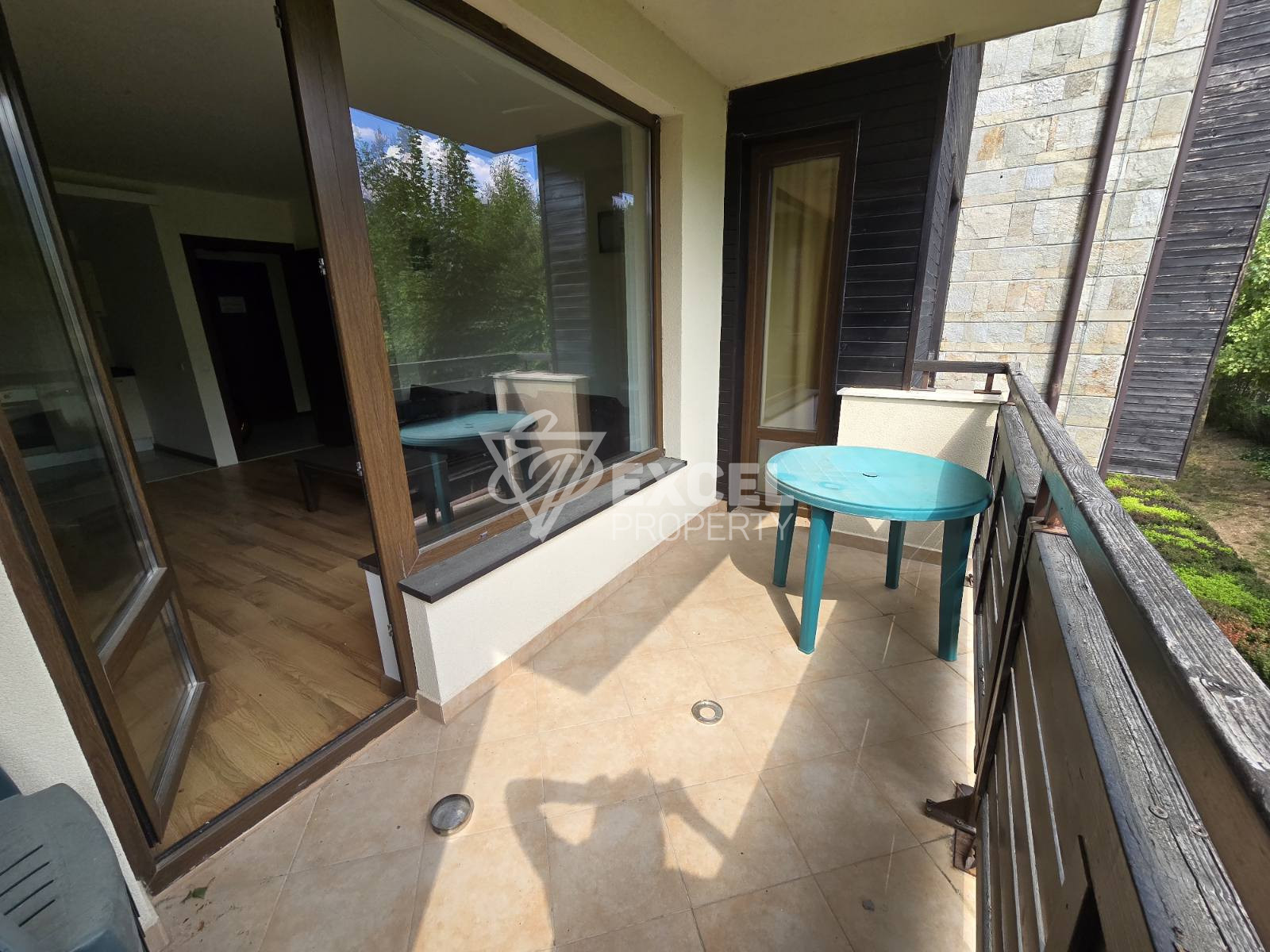 Southern two-bedroom apartment for sale in a year-round complex next to Pirin Golf