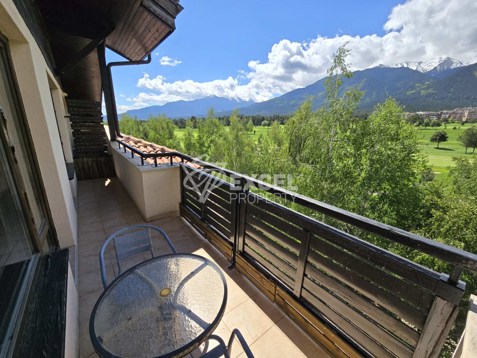 Exclusive maisonette with three bedrooms and a magnificent panoramic view of the Pirin peaks