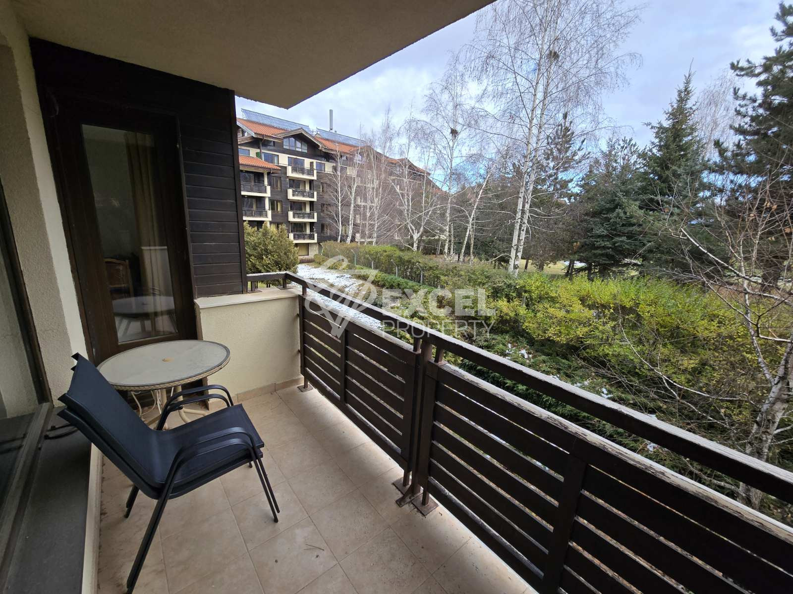 Two-bedroom apartment for sale in a year-round complex next to Pirin Golf, Razlog