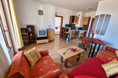 One-bedroom apartment 300m from the Gondola with a low maintenance fee!