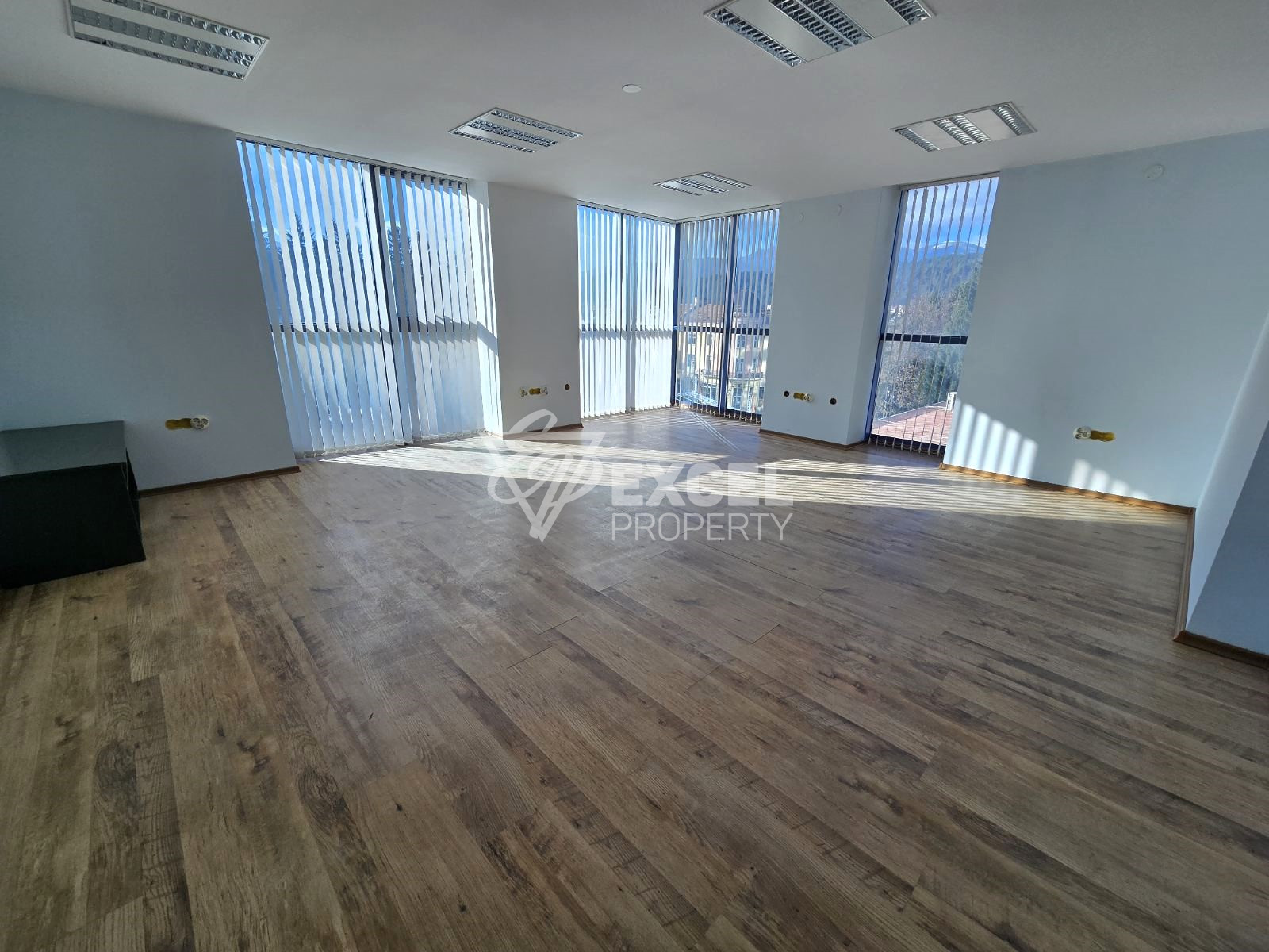 Spacious and bright office in the center of Razlog - property for your business or new home