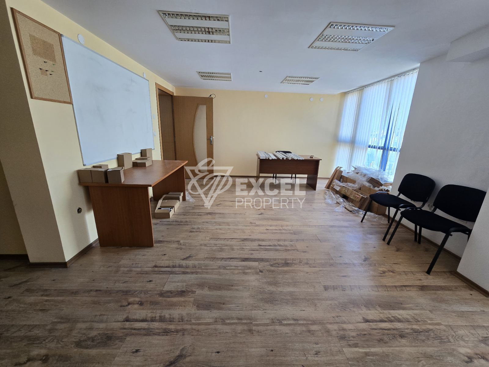 Spacious and bright office in the center of Razlog - property for your business or new home