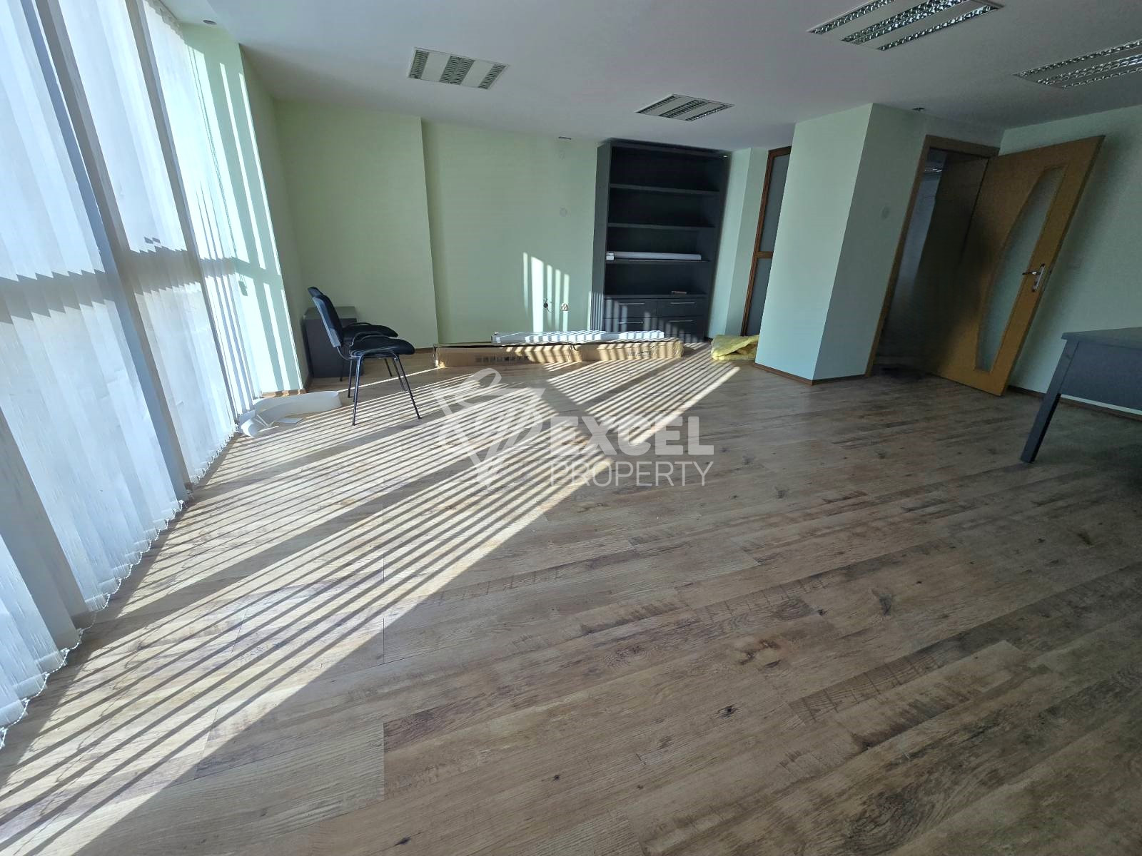 Spacious and bright office in the center of Razlog - property for your business or new home