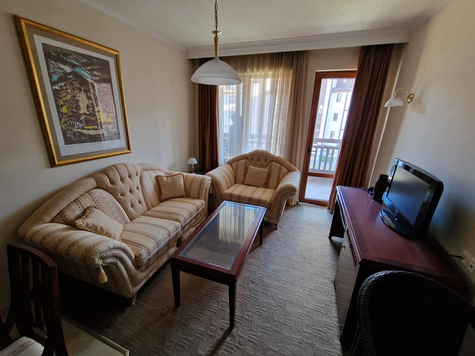 Spacious furnished one bedroom apartment 200 meters from the Gondola in Bansko