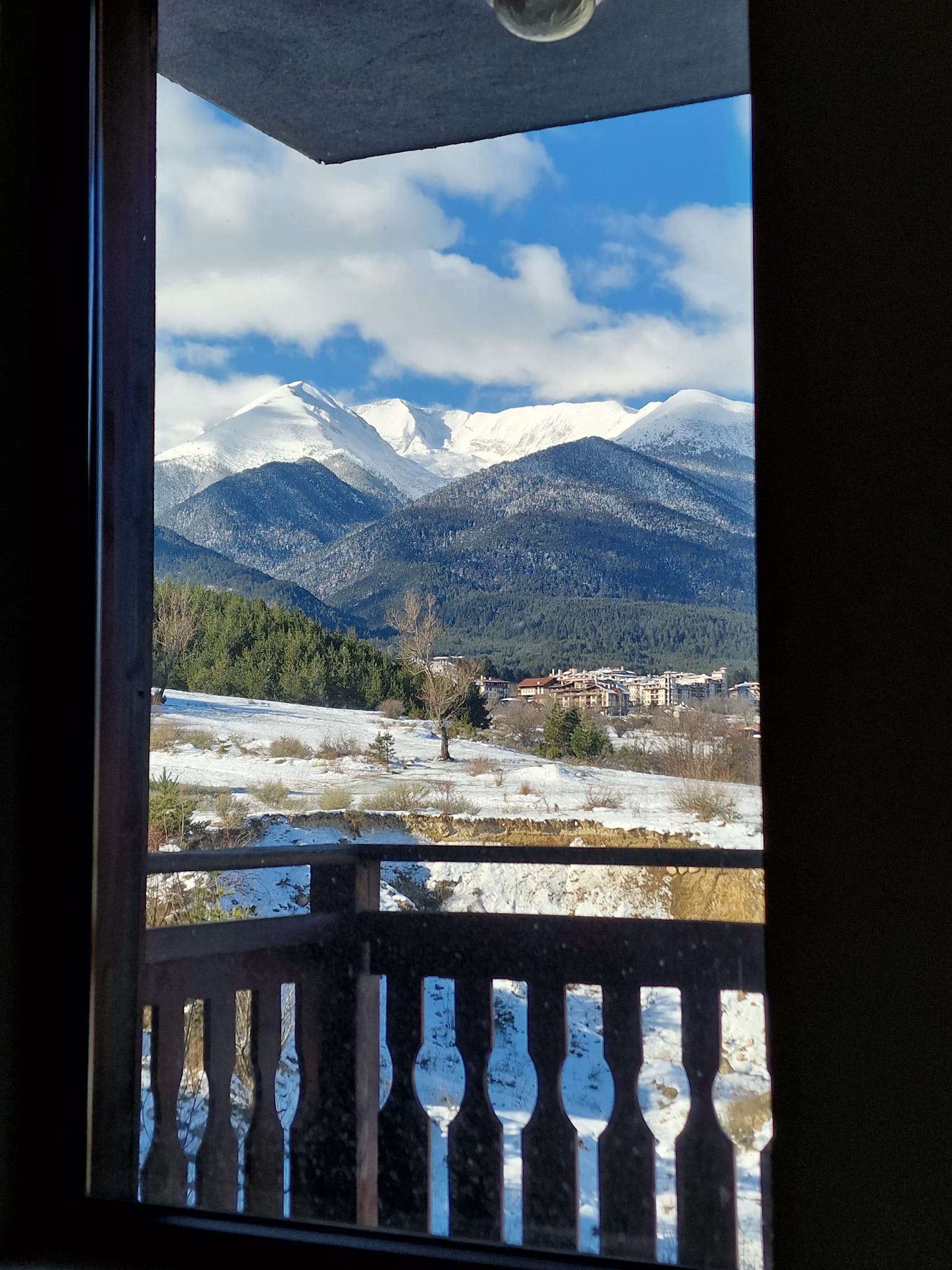 Spacious studio with frontal views of the Pirin Mountains, good price!