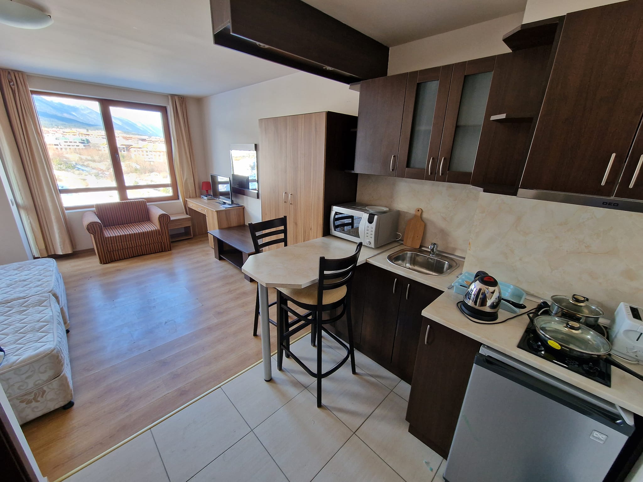 Spacious studio with frontal views of the Pirin Mountains, good price!