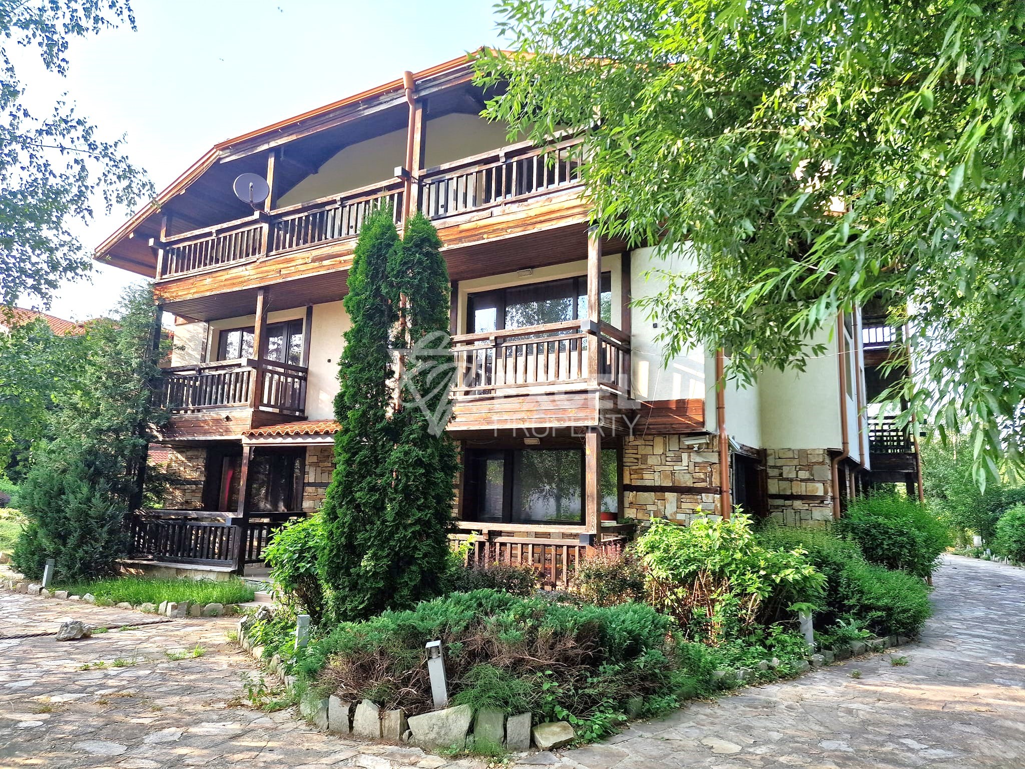 Studio at a good price for sale near the village of Banya and Bansko