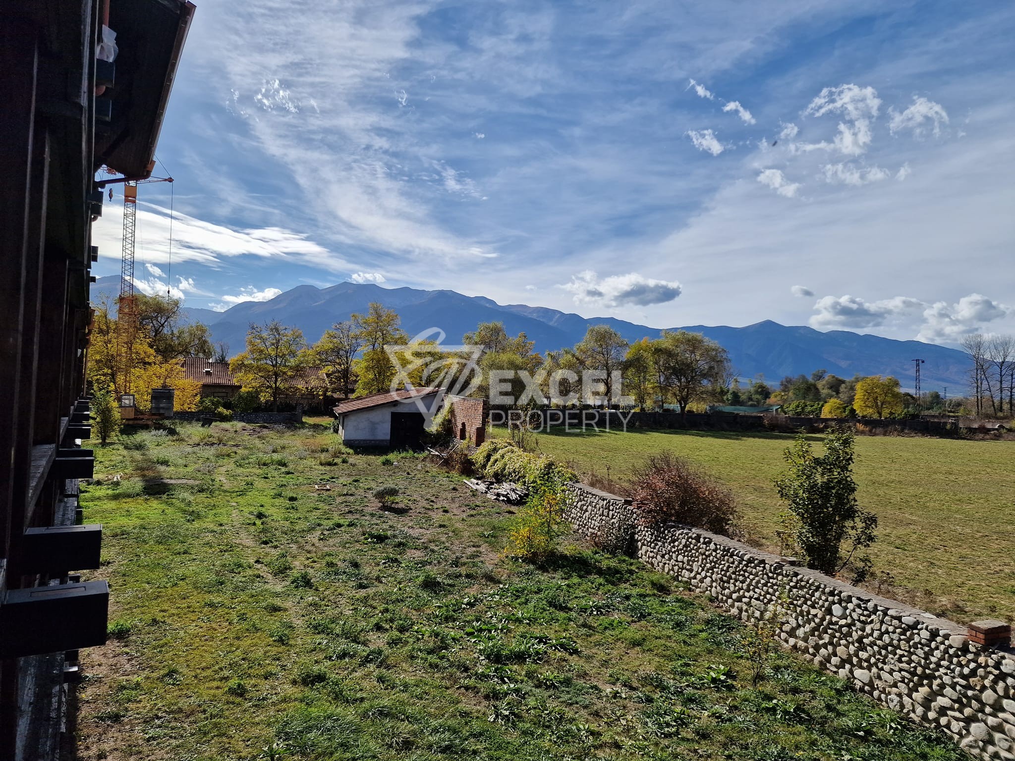 Studio with a beautiful view of Pirin for sale between Bansko and Banya! Low maintenance fee!