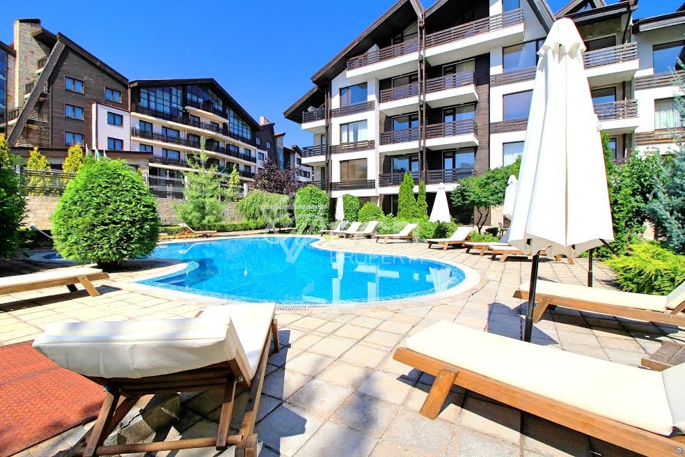 Spacious studio with terrace for sale in Aspen Suites, next to Pirin Golf