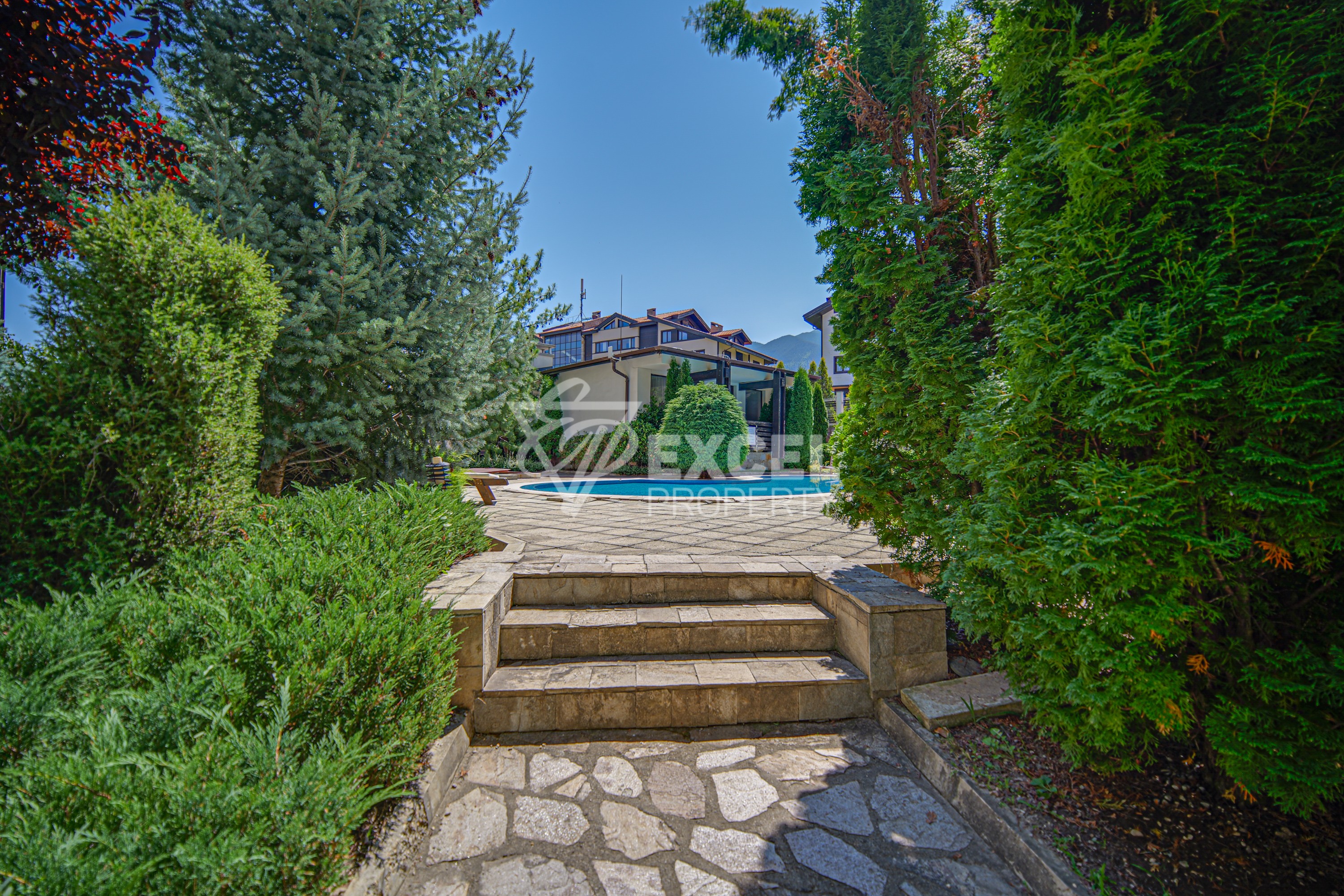 Spacious one bedroom apartment for sale in the Aspen Suites complex next to Pirin Golf