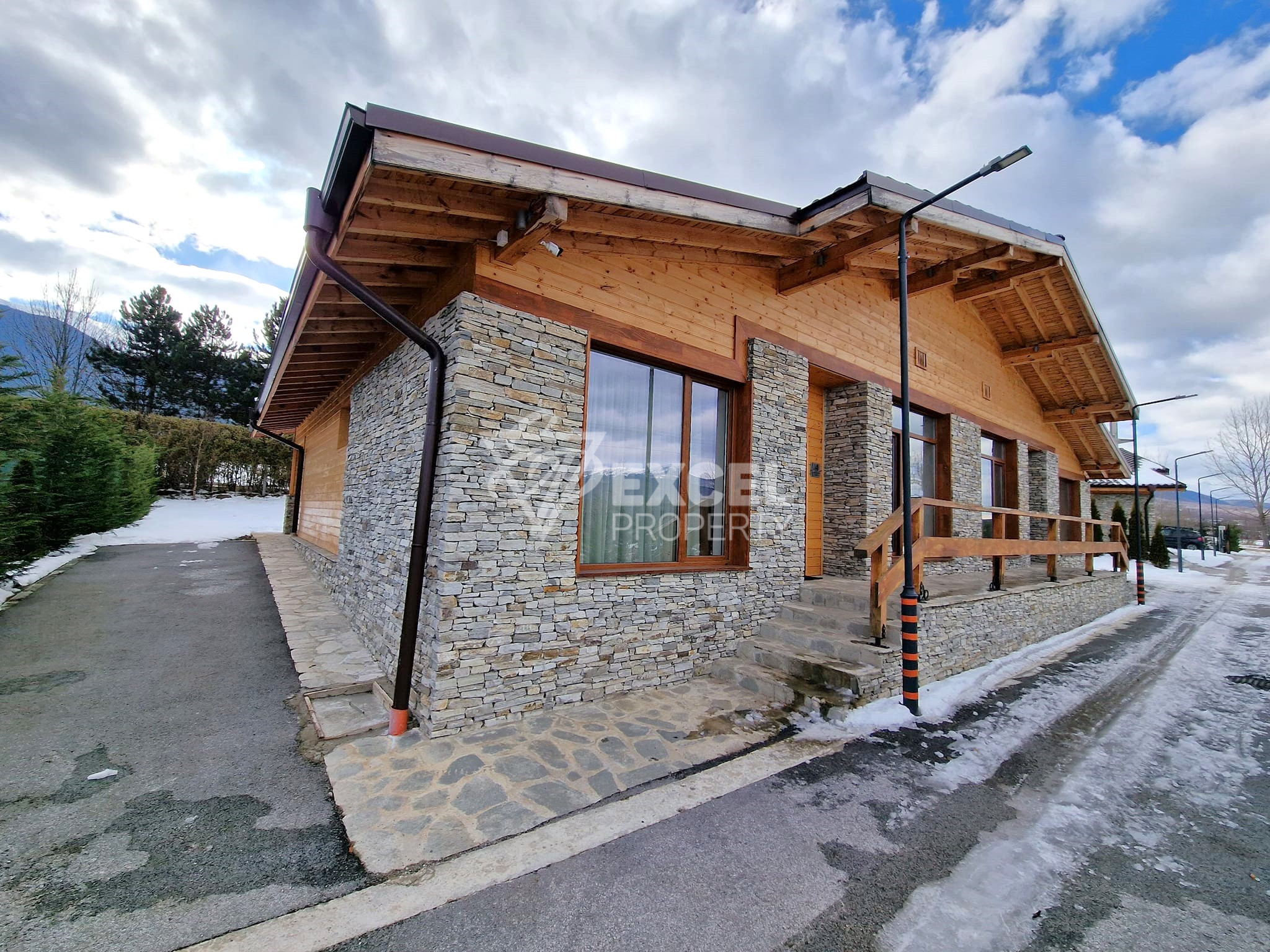 Alpine house with three bedrooms for sale in Razlog and Bansko area! No maintenance fee!