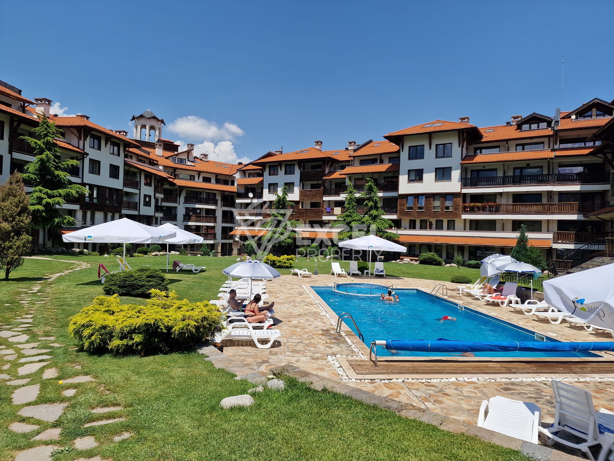 Two bedroom apartment with new furniture 50 meters from the ski lift, Bansko Royal Towers