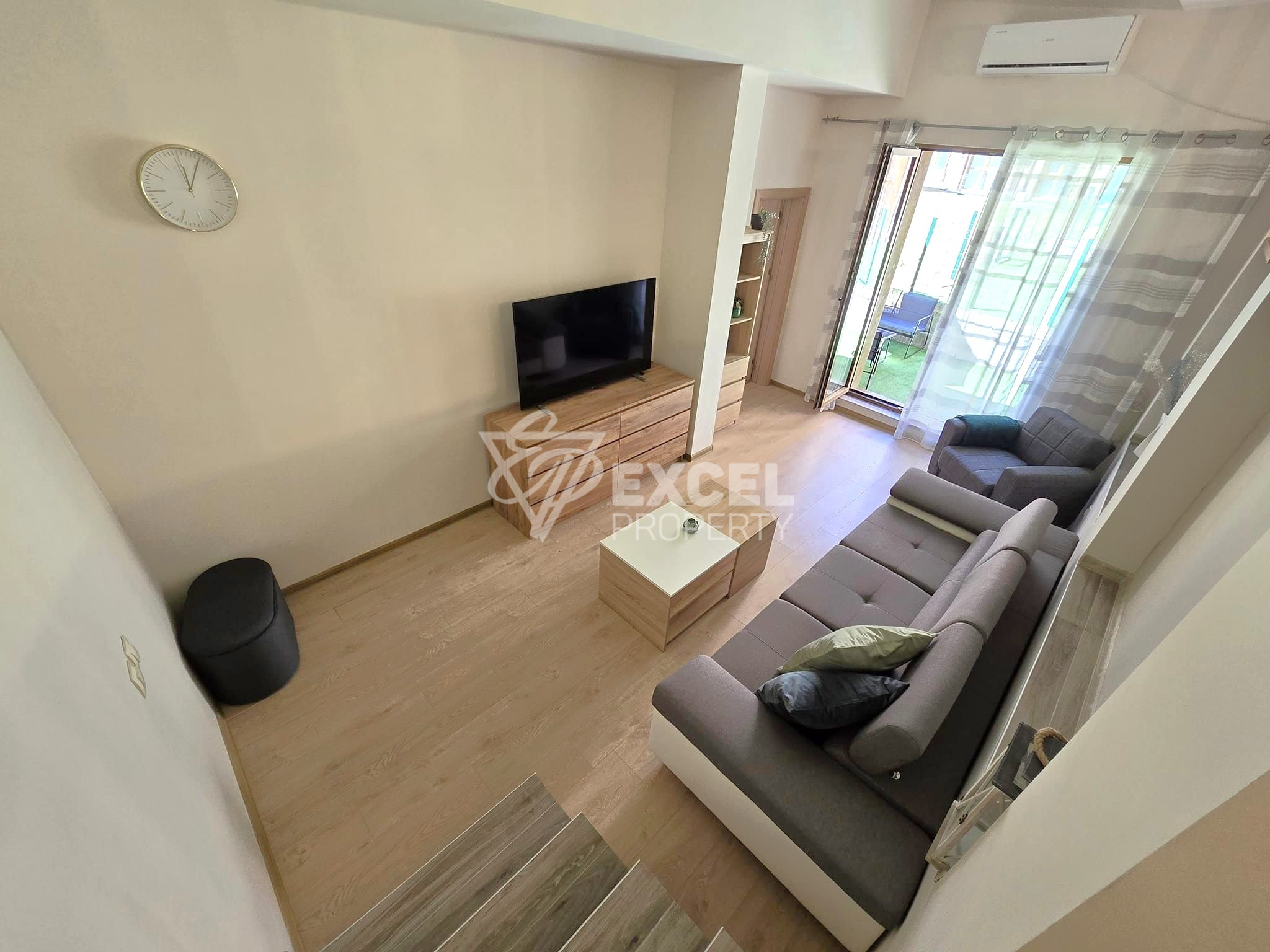 Two bedroom apartment with new furniture and low maintenance fee for sale in Bansko