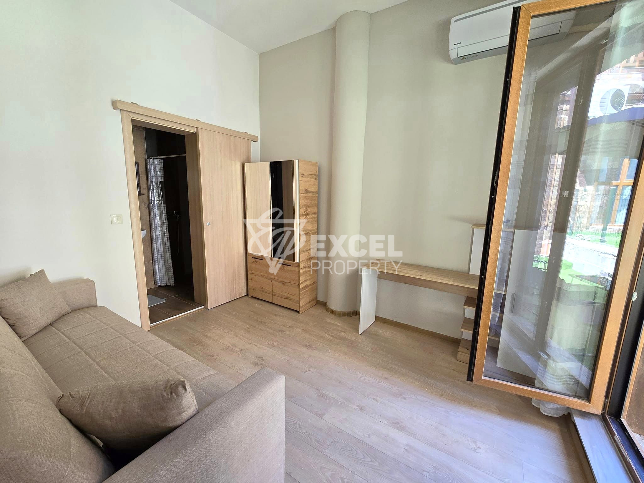 Two bedroom apartment with new furniture and low maintenance fee for sale in Bansko