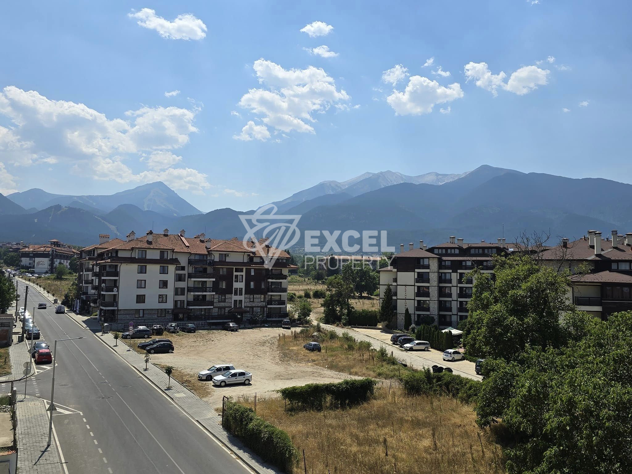 A spacious studio with a wonderful view of the Pirin Mountains for sale in Bansko