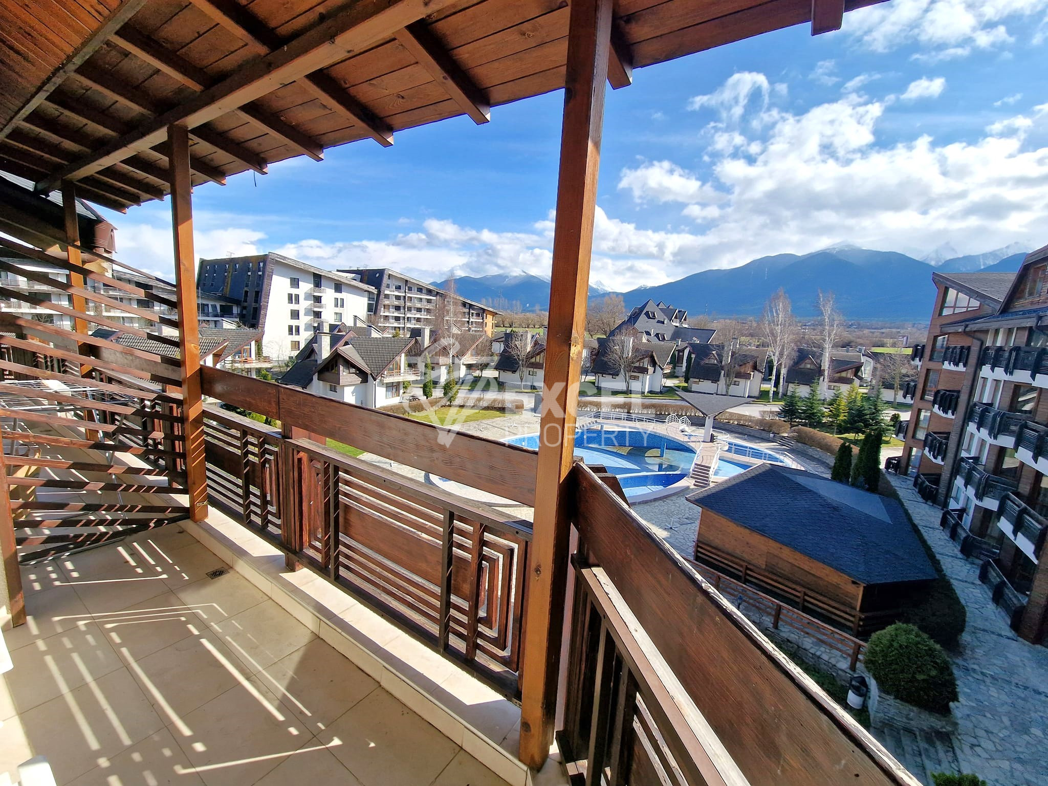 Redenka Holiday Club: one bedroom apartment with south exposure and beautiful mountain view for sale near Bansko and Razlog