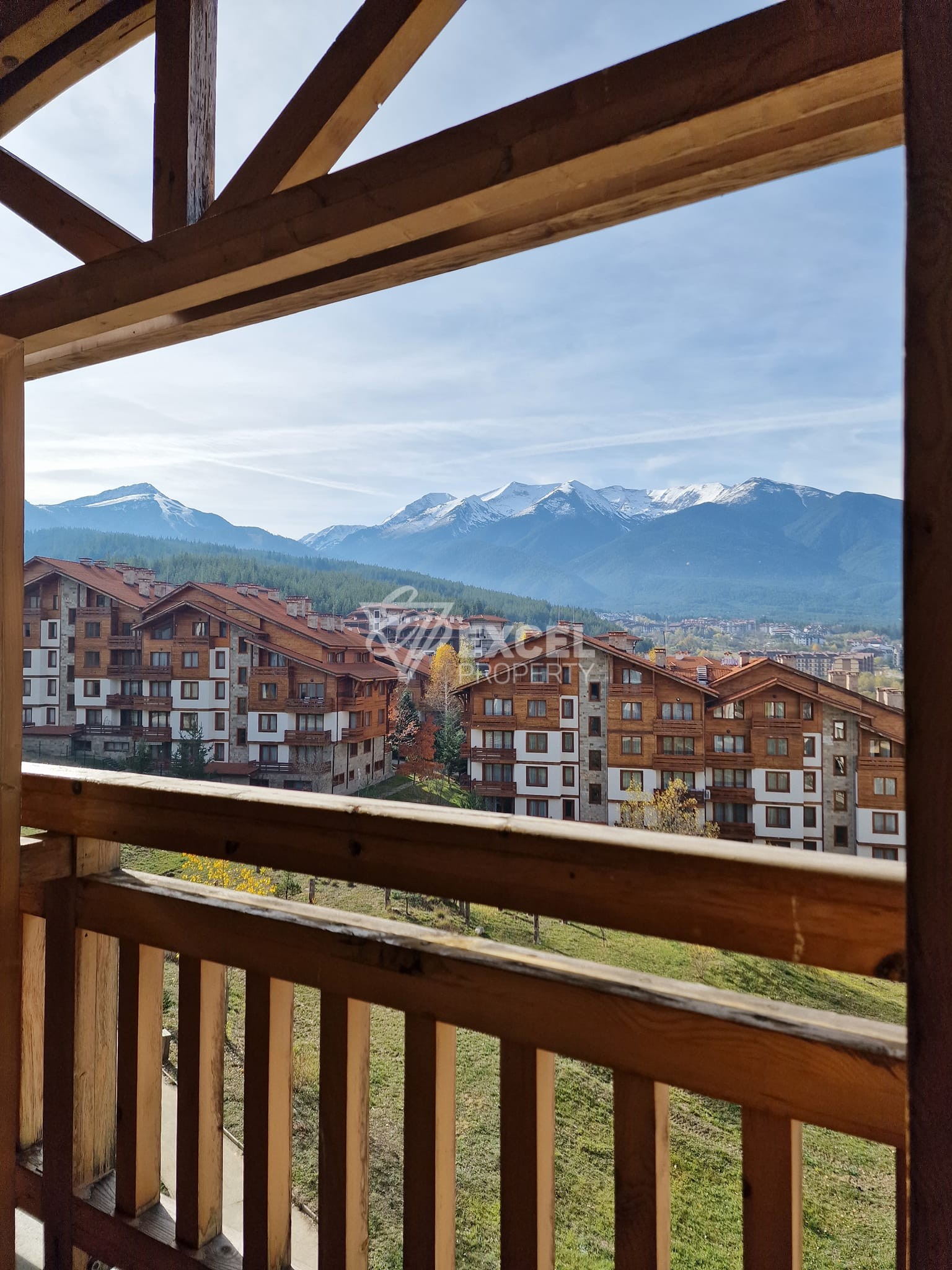Spacious studio with a terrace and a frontal view of Pirin! Low maintenance fee!