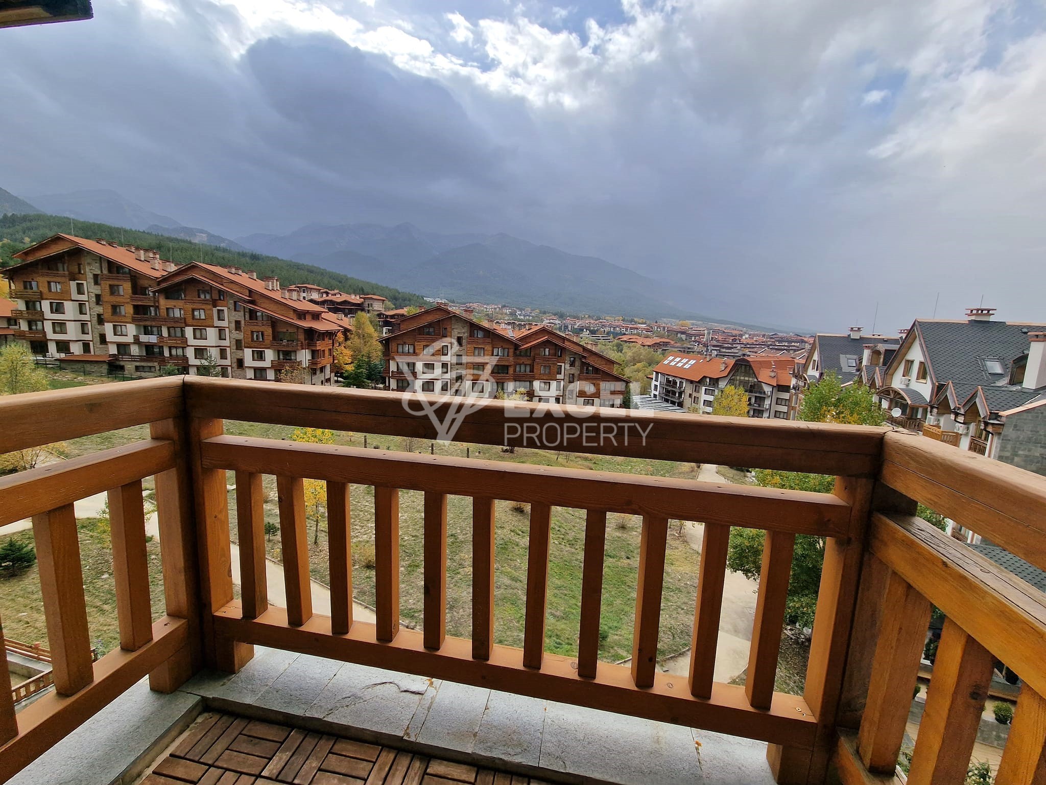 A unique apartment (maisonette) with a frontal view of the Pirin Mountains for sale in Bansko