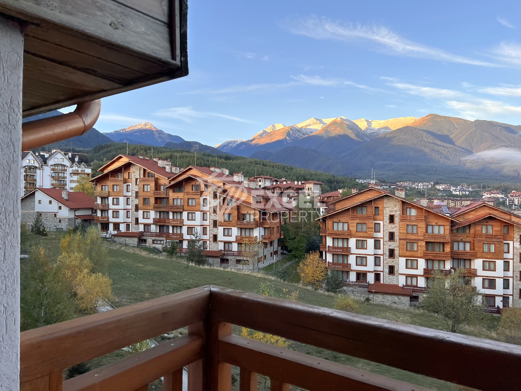Spacious studio with a terrace and a frontal view of Pirin! Low maintenance fee!