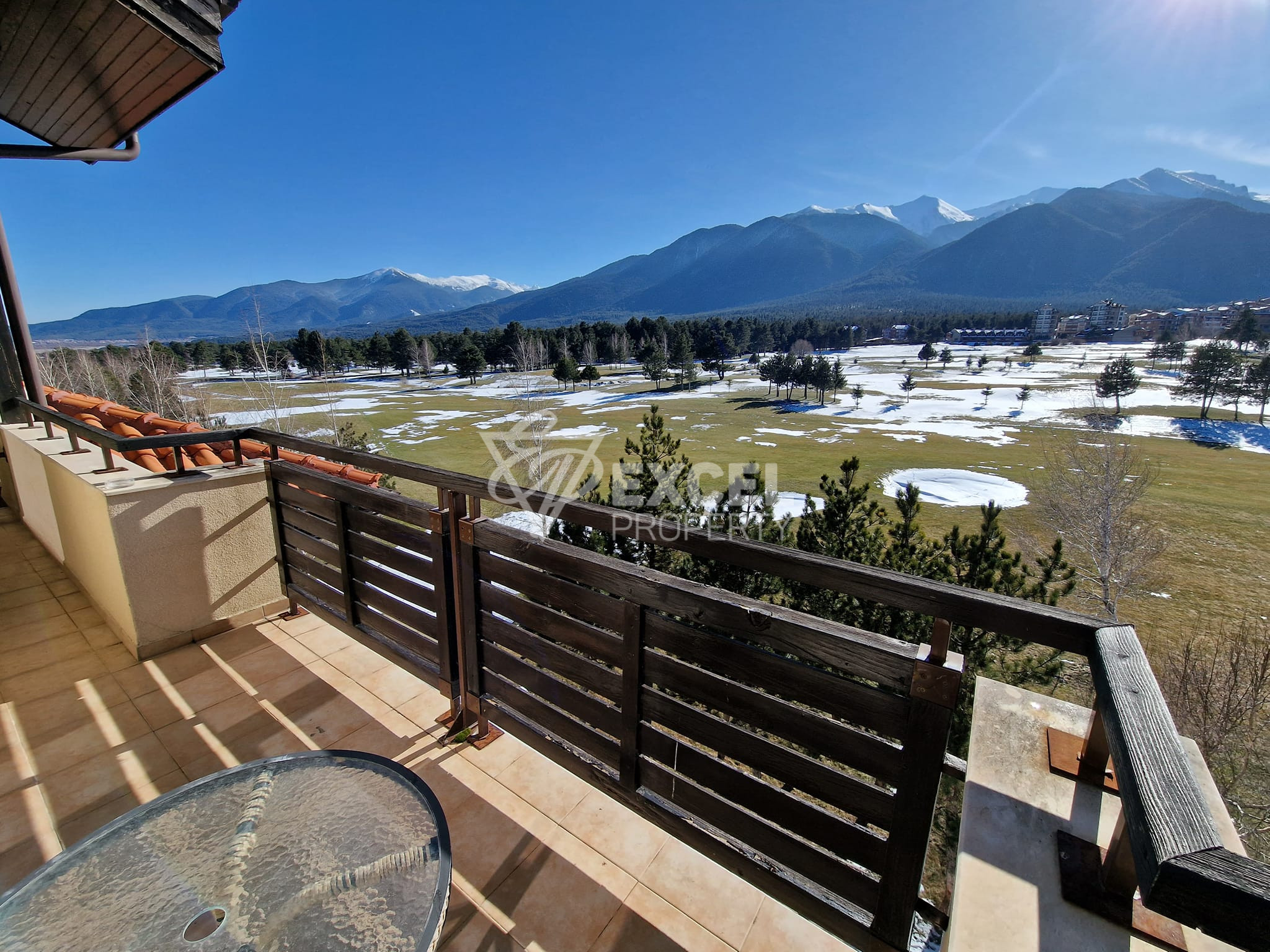 Three bedroom apartment for sale next to Pirin Golf! A unique mountain view