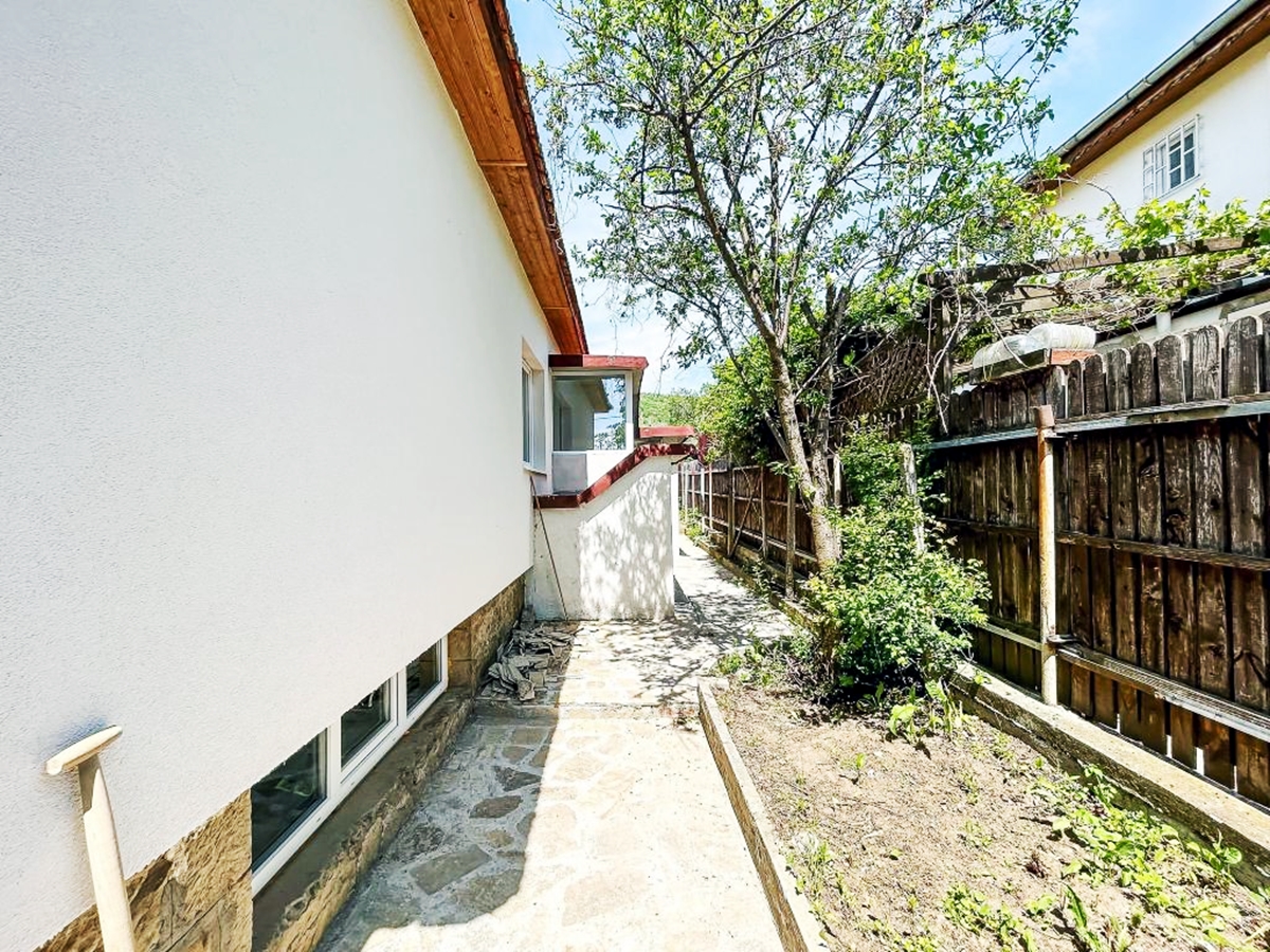 Spacious house with two bedrooms in the village of Gorica.