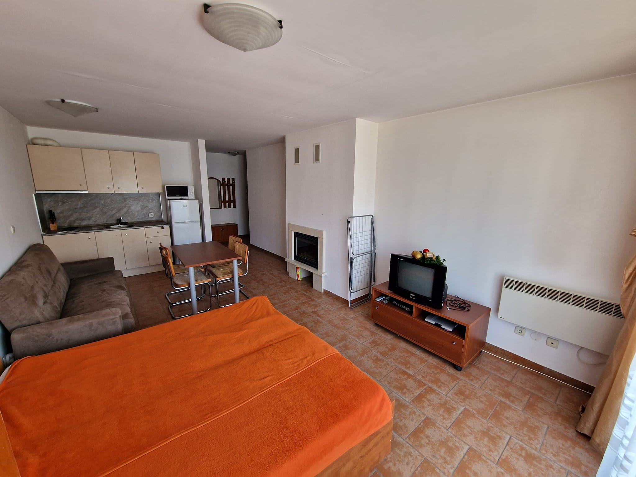 Spacious studio with fireplace for sale in Prespa complex, Bansko