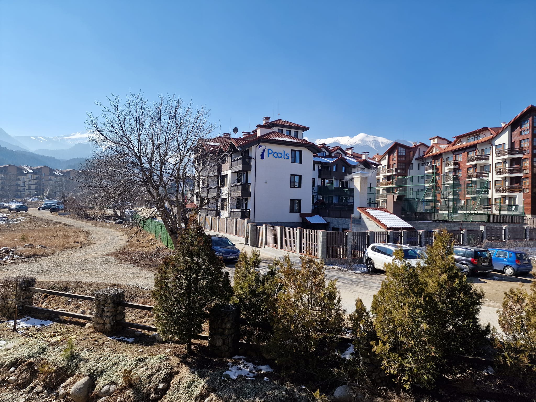 Spacious studio with fireplace for sale in Prespa complex, Bansko