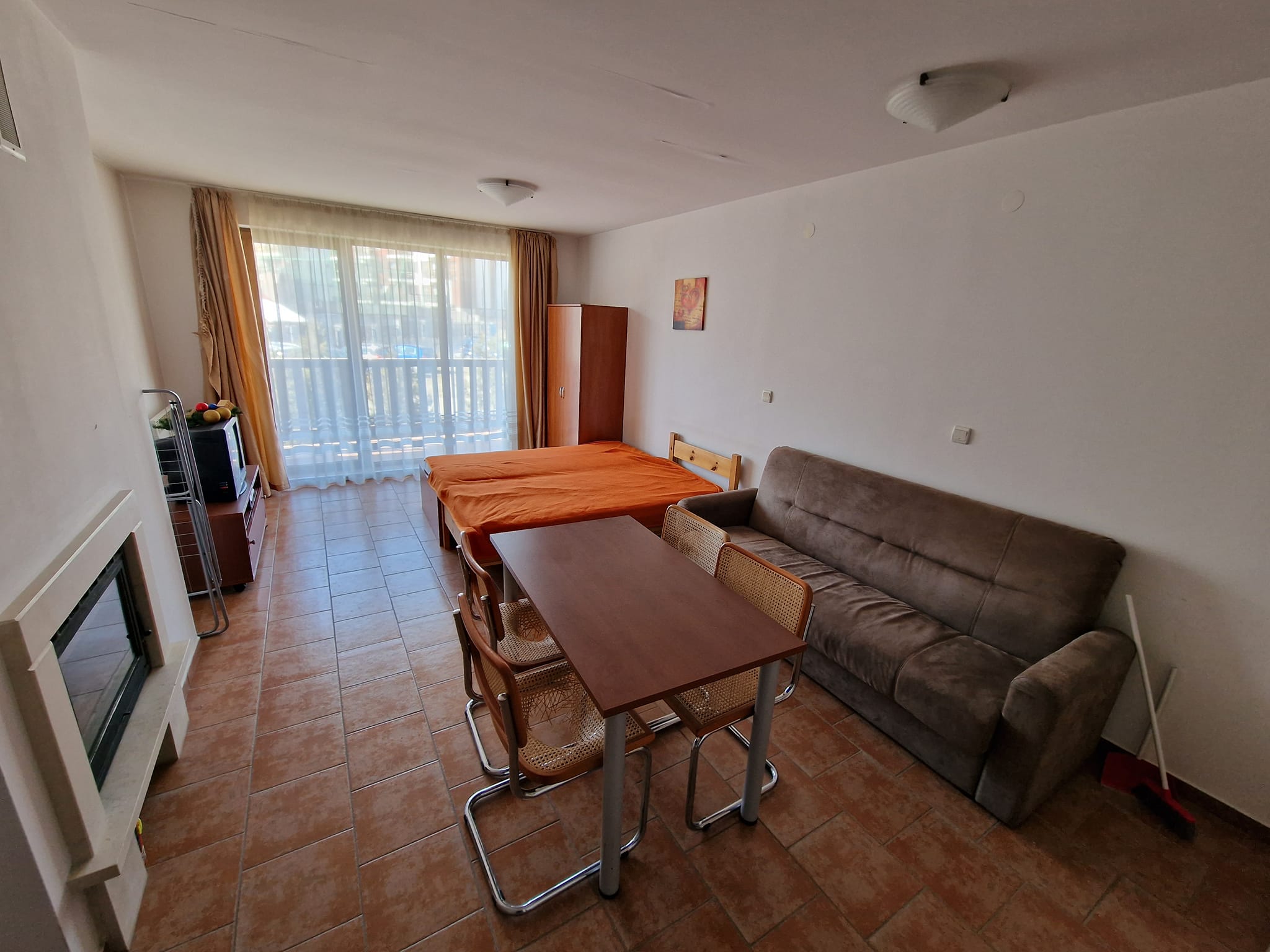 Spacious studio with fireplace for sale in Prespa complex, Bansko