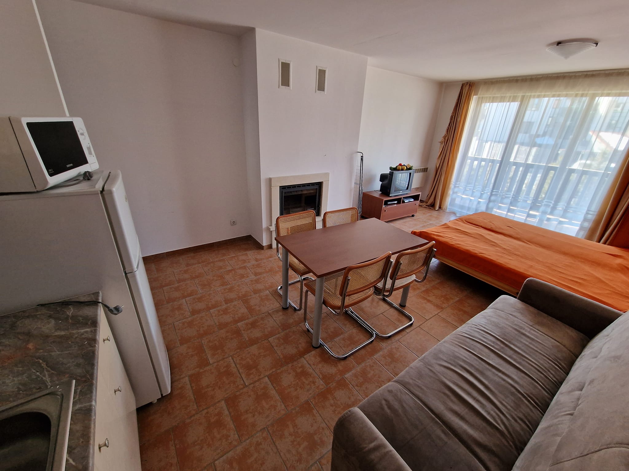 Spacious studio with fireplace for sale in Prespa complex, Bansko