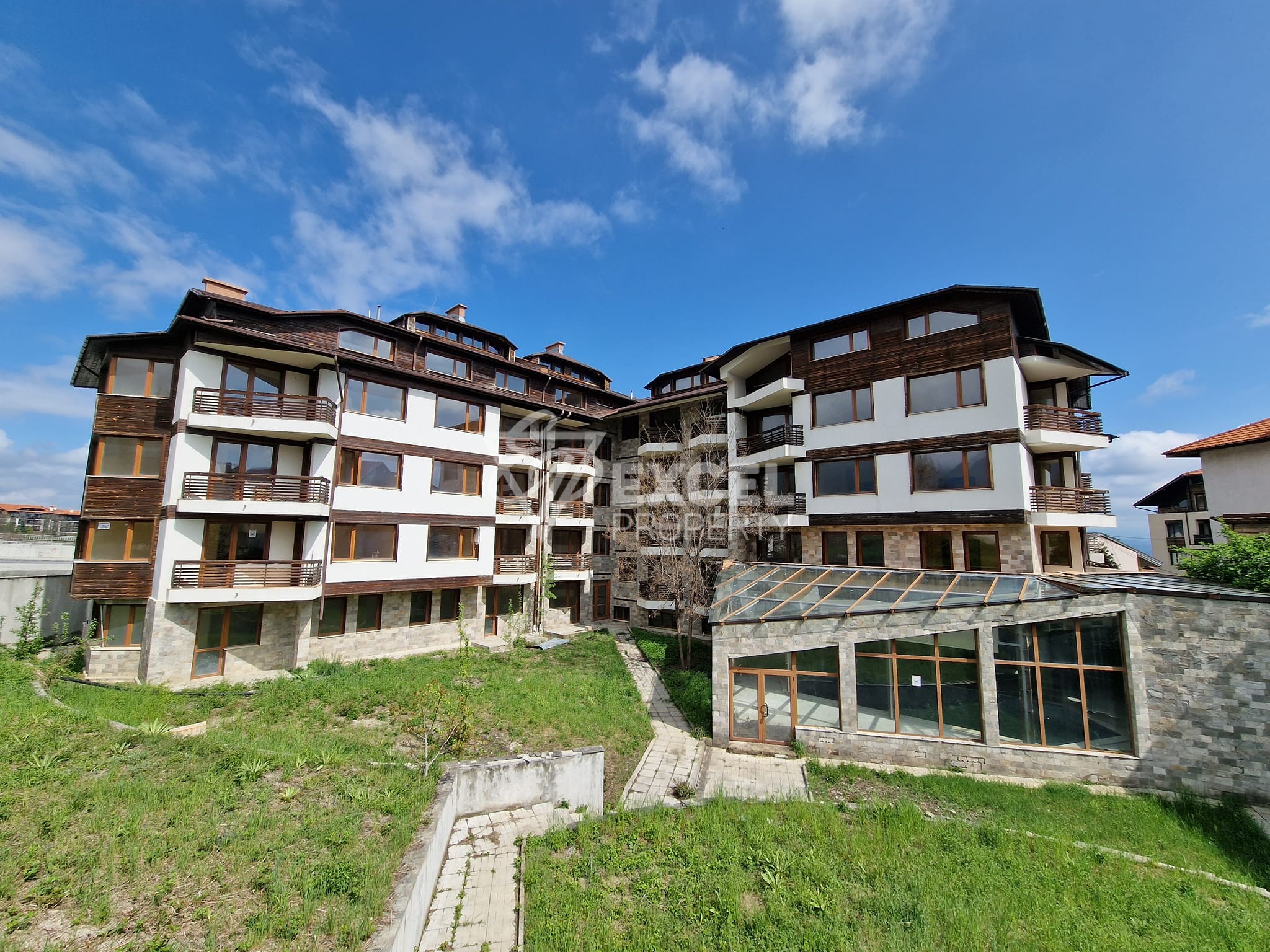Southeast unfurnished studio for sale next to the lift in Bansko
