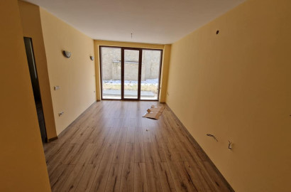 Unfurnished one bedroom apartment for sale 100 meters from the ski lift