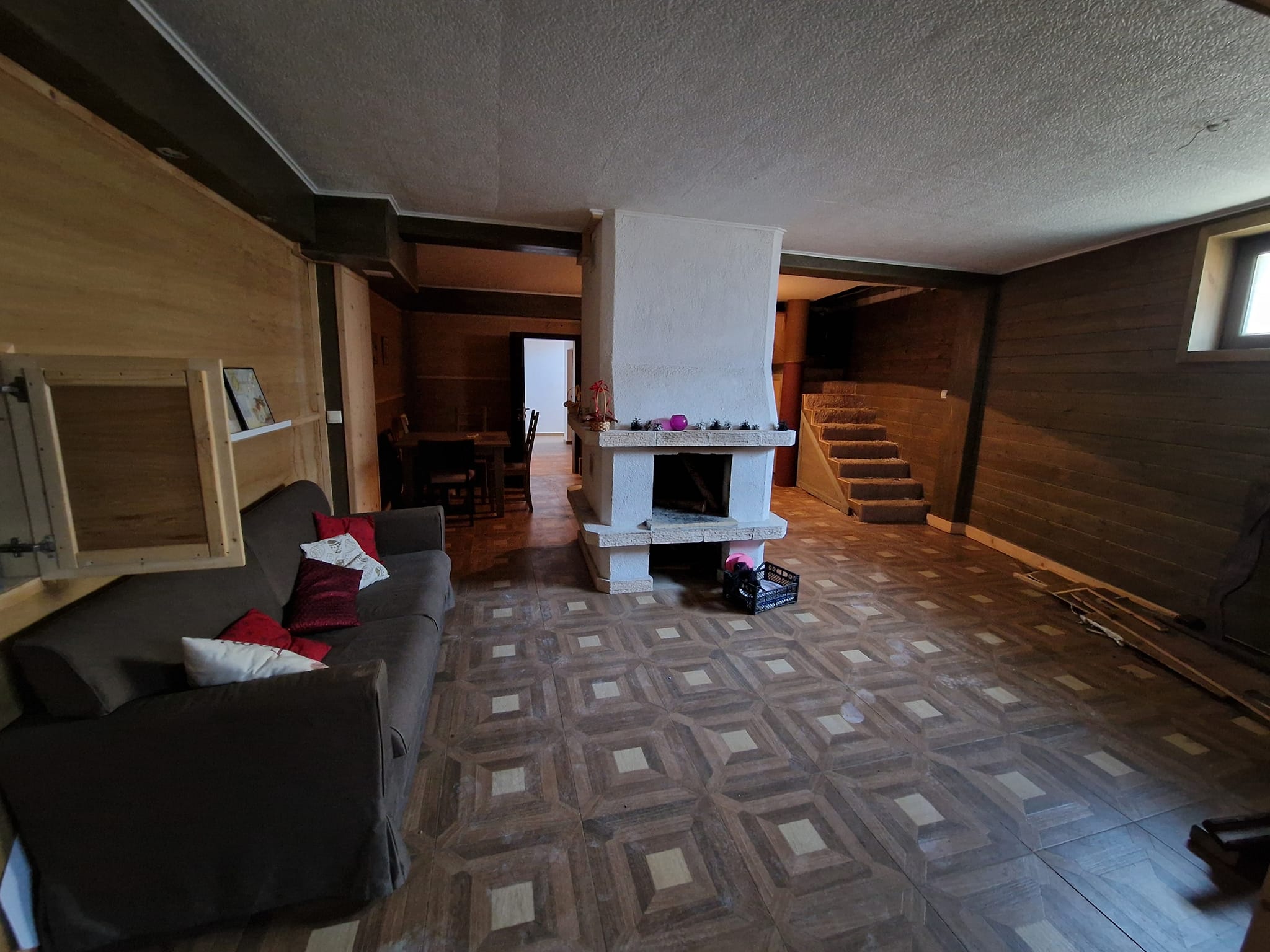 Three-room apartment with a fireplace and a low maintenance fee next to the Tane hotel in Bansko