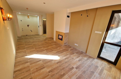 Bansko: Two bedroom apartment for sale in a residential building with a low maintenance fee