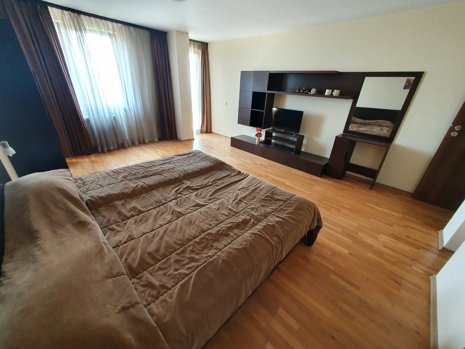 Spacious one bedroom apartment with two bathrooms for sale in Bansko
