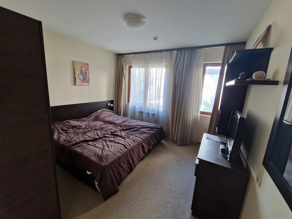 One-bedroom apartment in the All Seasons Club complex with a low maintenance fee in Bansko