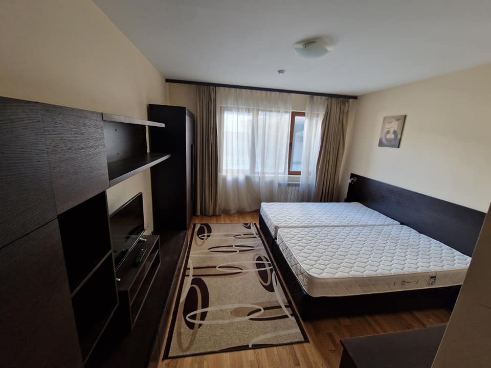 One-bedroom apartment in the All Seasons Club complex with a low maintenance fee in Bansko